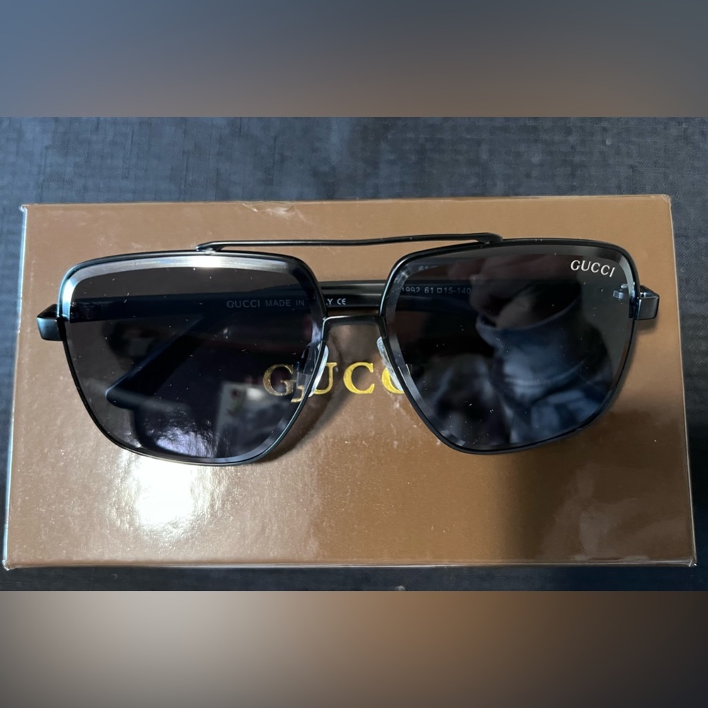 Unisex Gucci Metal Sunglasses
